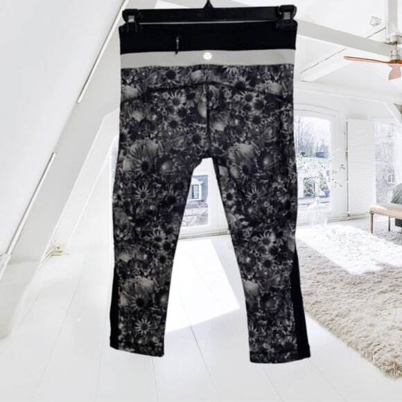 Lululemon Up The Pace Crop Leggings Flowabunga Floral Print | Size 4 - Picture 1 of 11